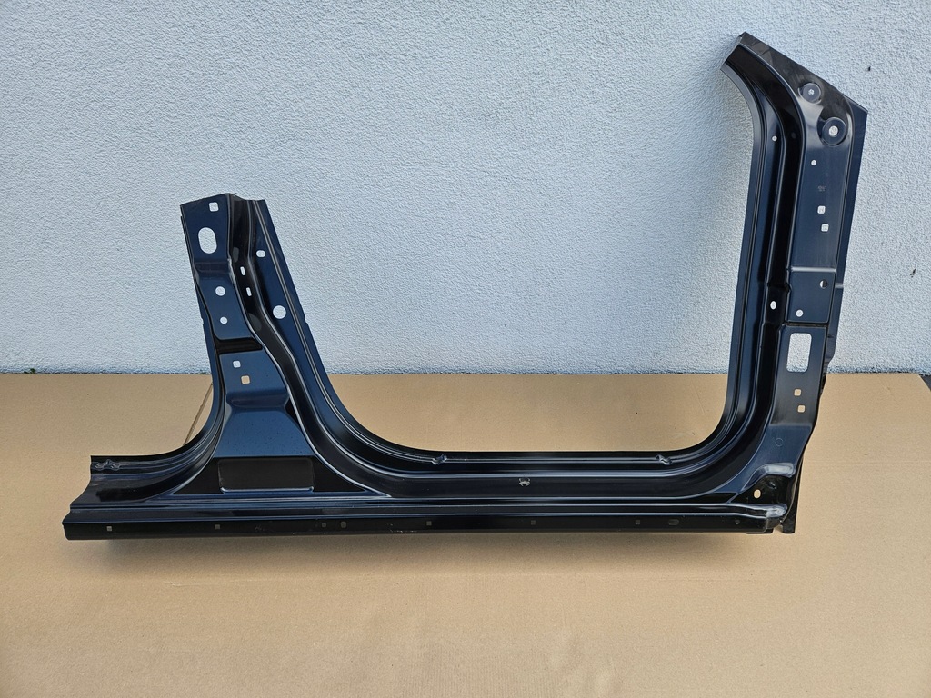 фото №1, Порог правый блок двигателя обшивка правое dacia duster ii