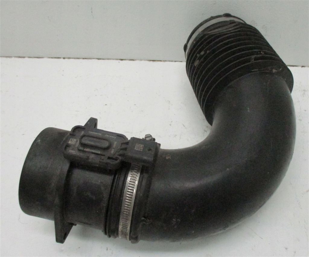 Труба повітрозабірник повітря merced vito w447 2.2 70548449 Зі Шроту
