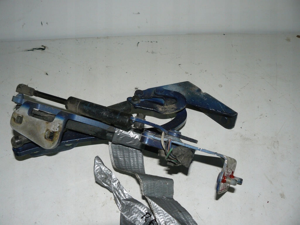 фото №1, Петли крышки задний renault megane coupe 99r.