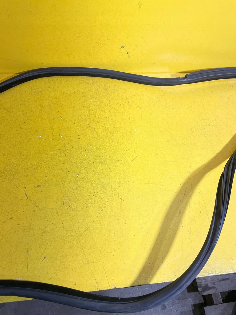 фото №6, Bmw 3 e92 прокладка кузовная дверь правый перед