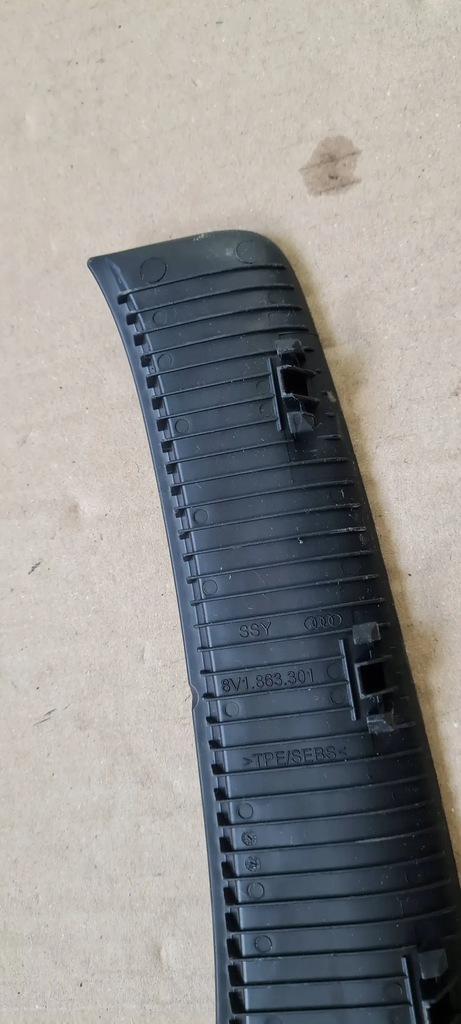 фото №5, S3 8v sedan a3 заглушка резинка бардачка 8v1863301