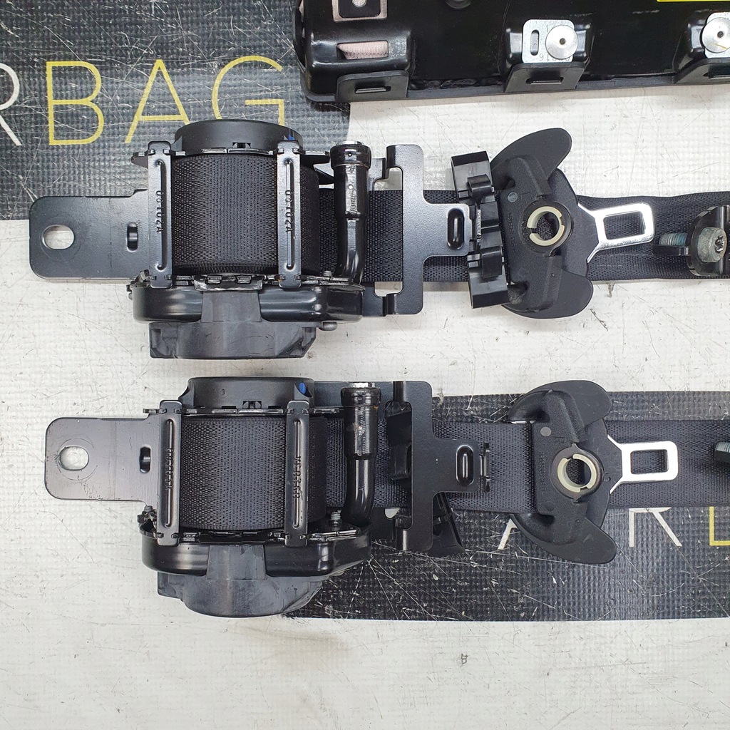 фото №11, Charger панель приладів консоль подушки безпеки ремені подушка безпеки алькантара нитка