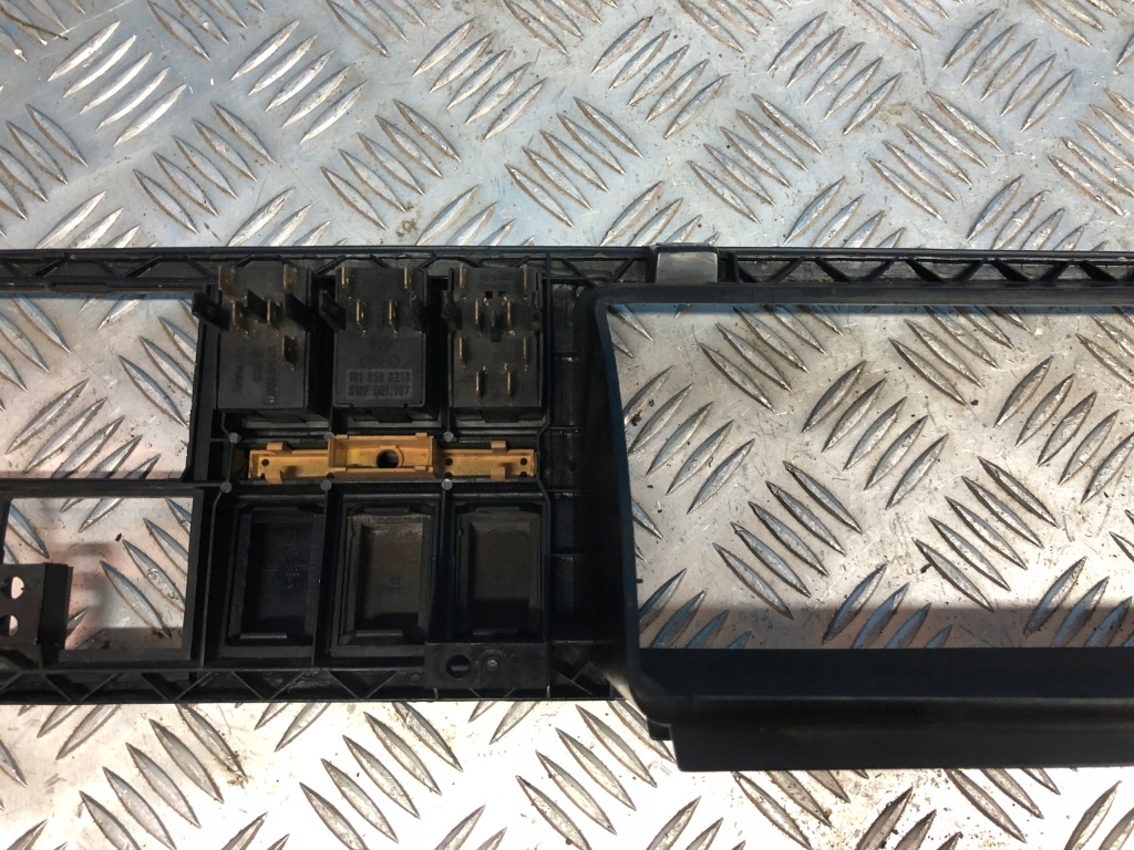 фото №7, Vw golf ii mk2 рамка прилади радіо спідометра консолі 191857243a