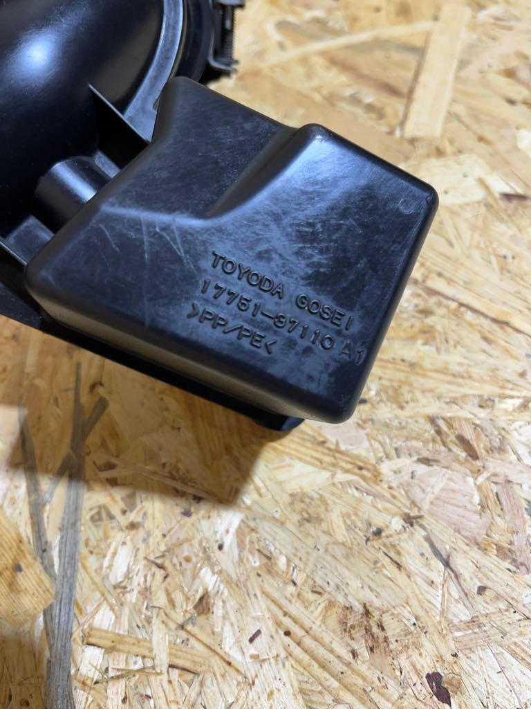 фото №9, Резонатор труба шланг воздуха 17751-37110 toyota prius iv 15- 1.8 hybrid