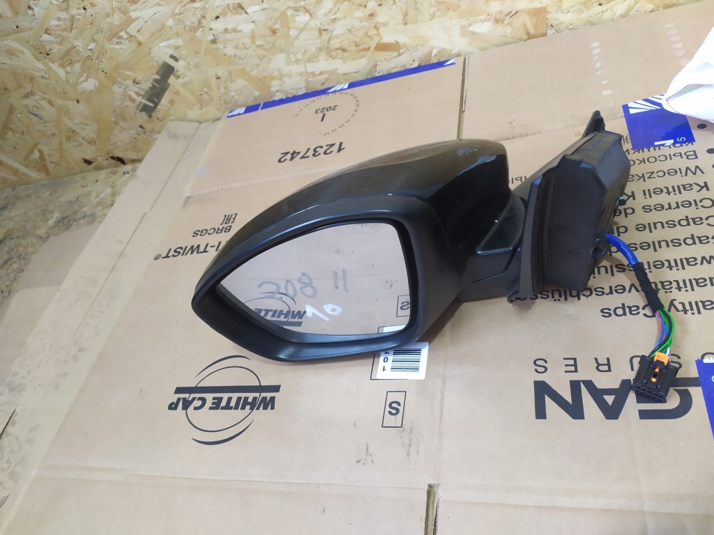 фото №1, Зеркало левая 10 peugeot 208 ii