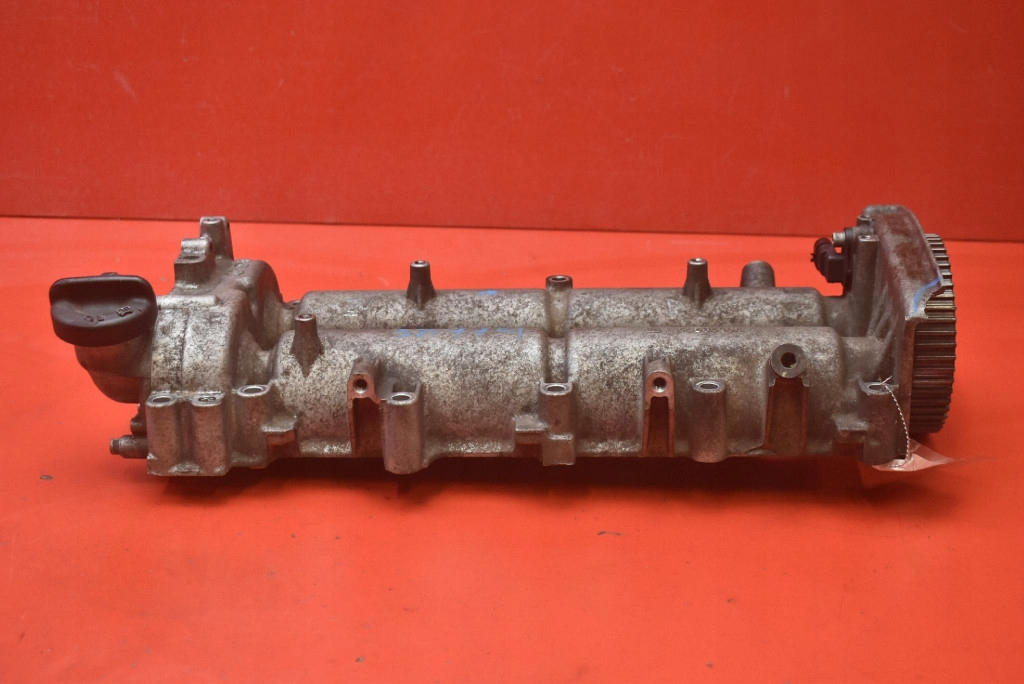 Кришка клапанів корпус вали 55565668 opel insignia a 2.0 cdti 130 km 08- в Україні