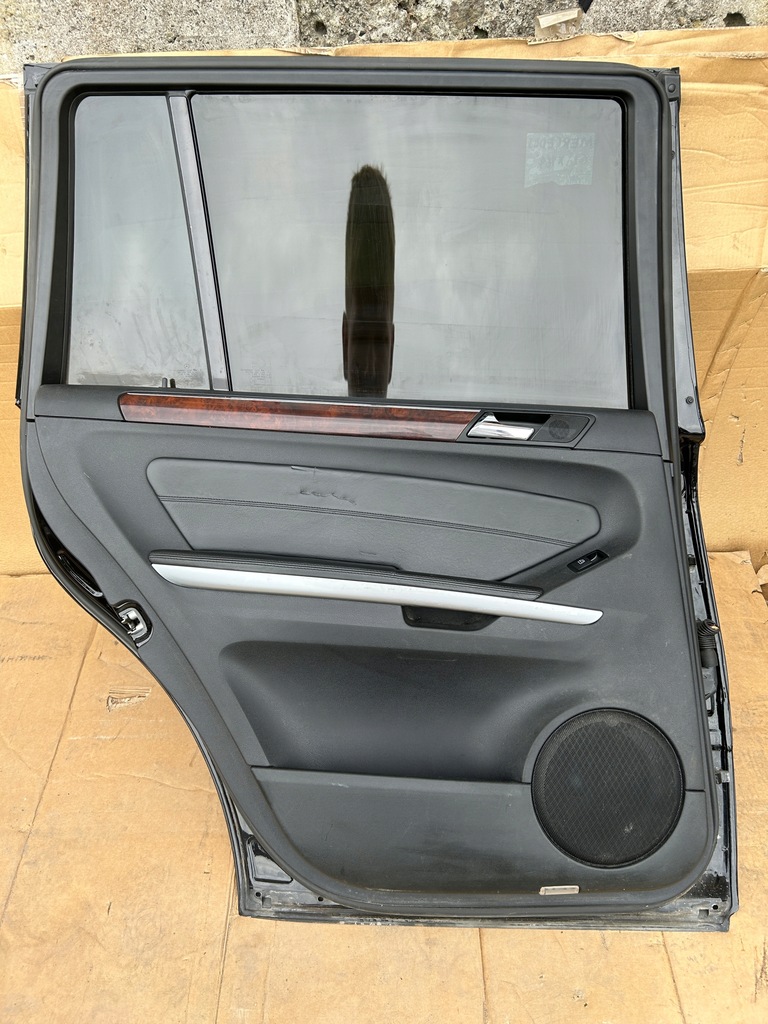 фото №8, Дверь левая задняя левый mercedes gls x166 полный