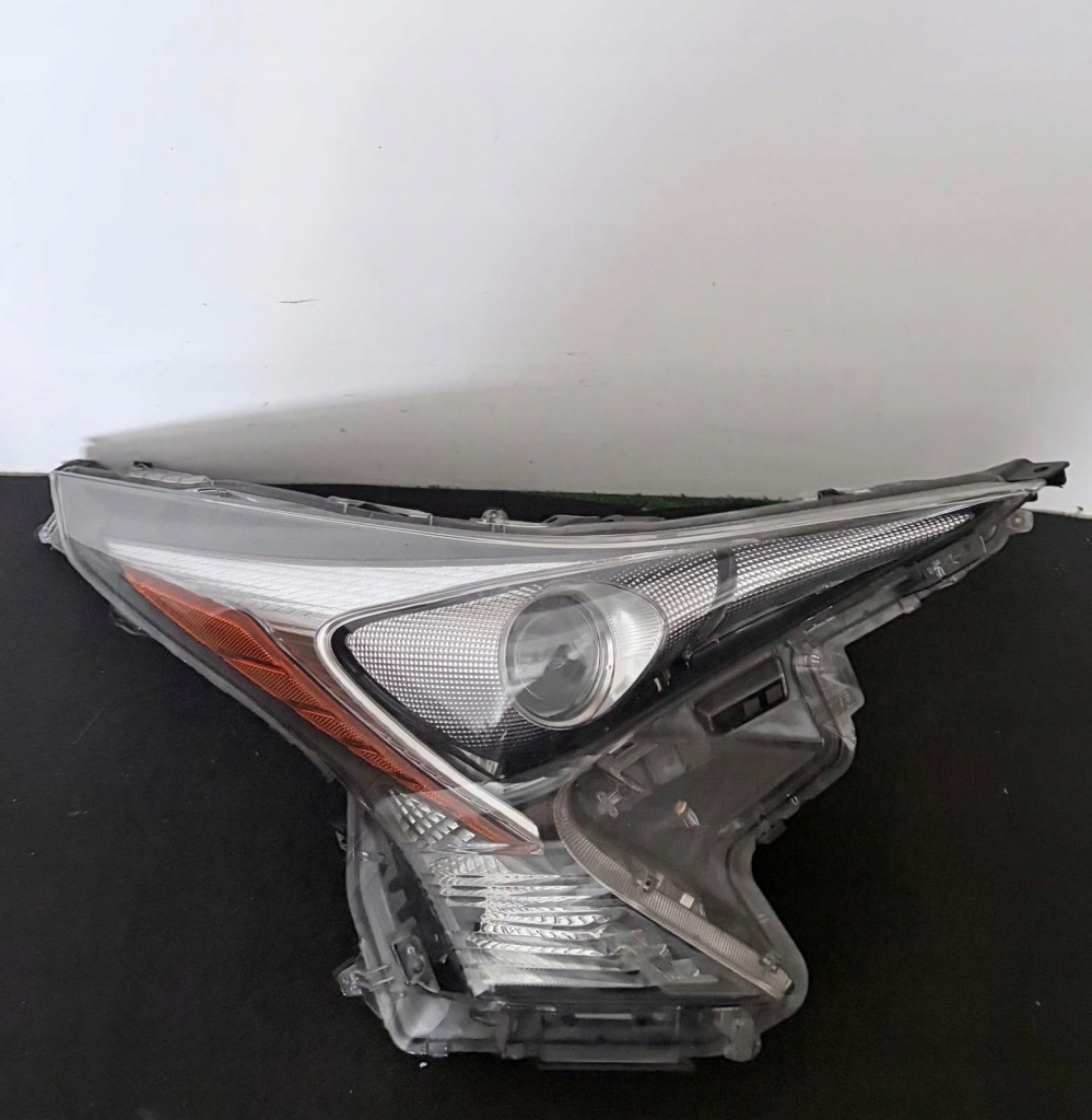 Купить Фара правый  фара правый toyota prius 4 iv full led оригинал