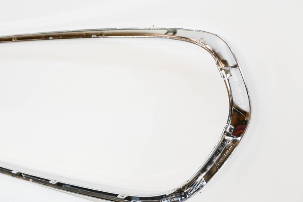 Mini f55 бампер передній решітка радіатора середній хромована рамка 51137300589 Недорого