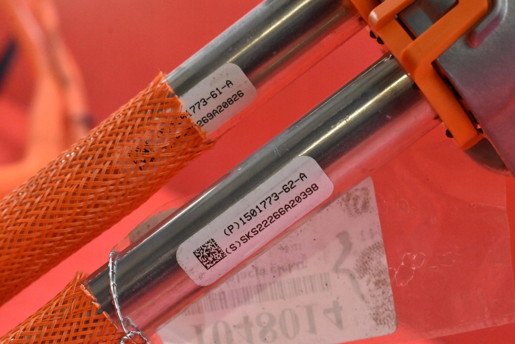 Роз'єм port заряджання 1501773-60-b tesla model y 60 kwh 299 km 20- Київ