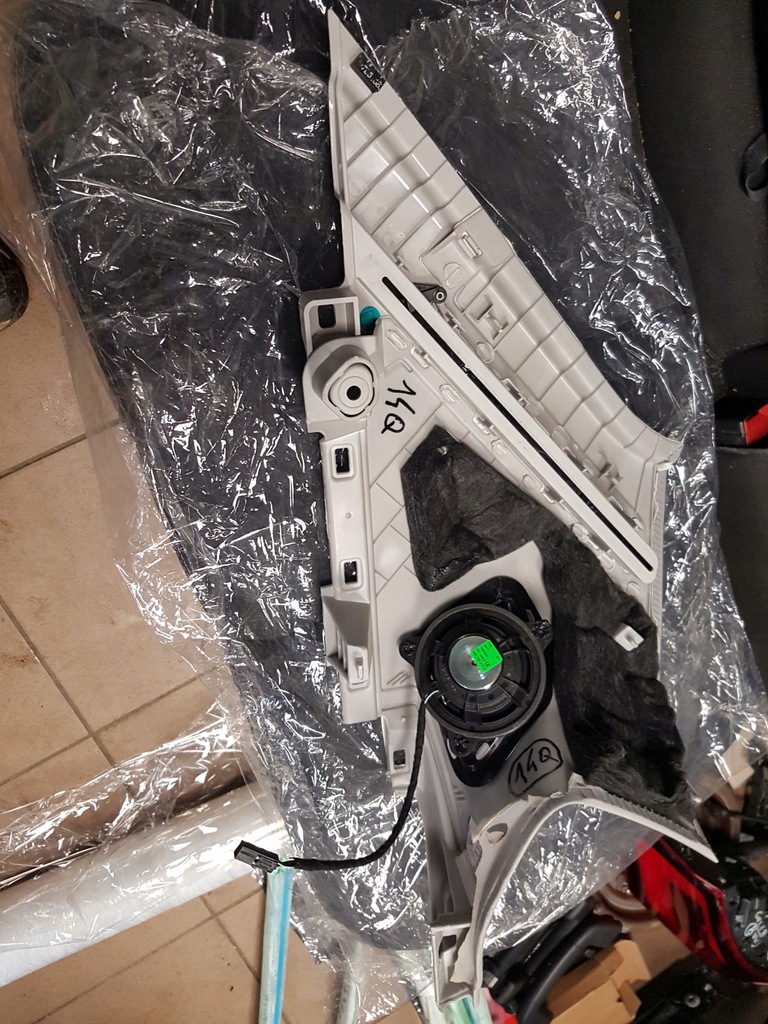 фото №6, Захист стійка права vw touareg iii dynaudio