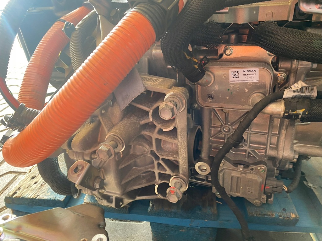 фото №7, Renault megane v e-tech двигатель 6am402 290030857r