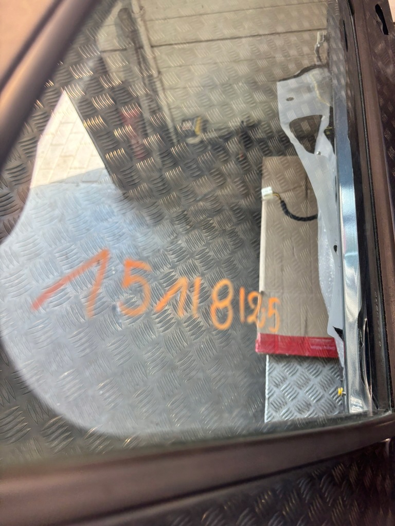 фото №16, Nissan micra k14 правий перед оригінал малий подряпини tekpn