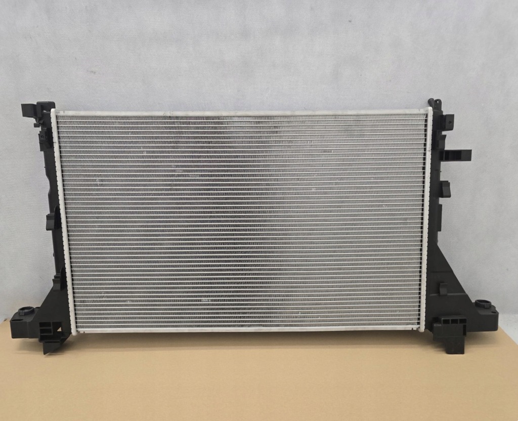 Радиатор воды renault master 10- 2140000q2b Цена