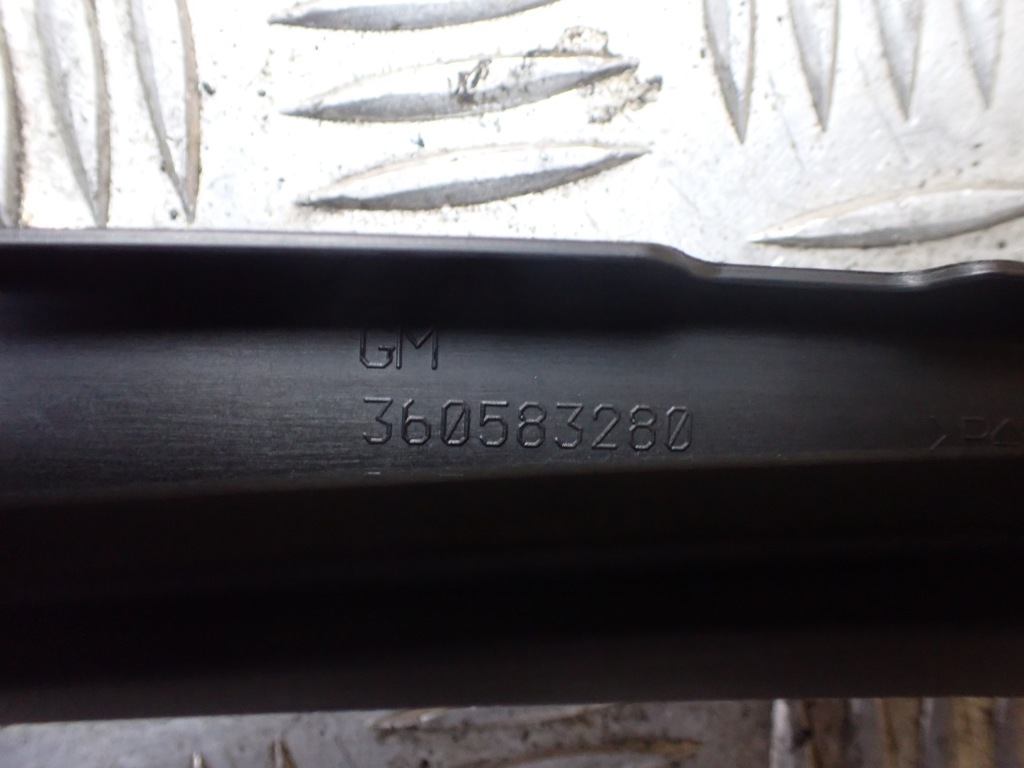 Накладка дверей правий передні  opel insignia a 10r 2.0 універсал 360583280 11126 Недорого