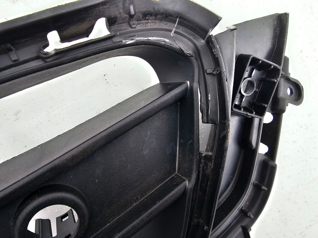 фото №7, Решётка средняя бампера перед volvo xc40 inscription 2017 -