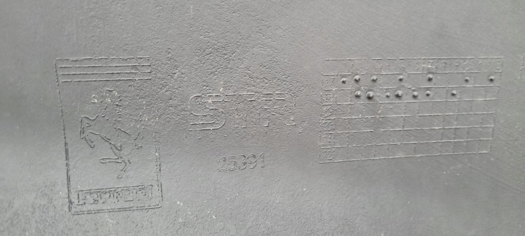 Ferrari portofino 17- бампер перед оригинал a477 Киев