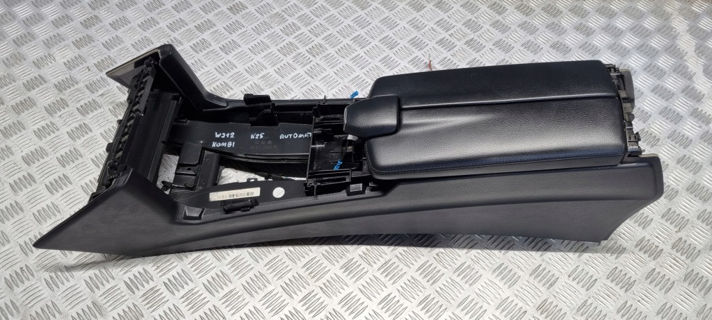 фото №1, Mercedes w212 kombi подлокотник автоматическая коробка передач