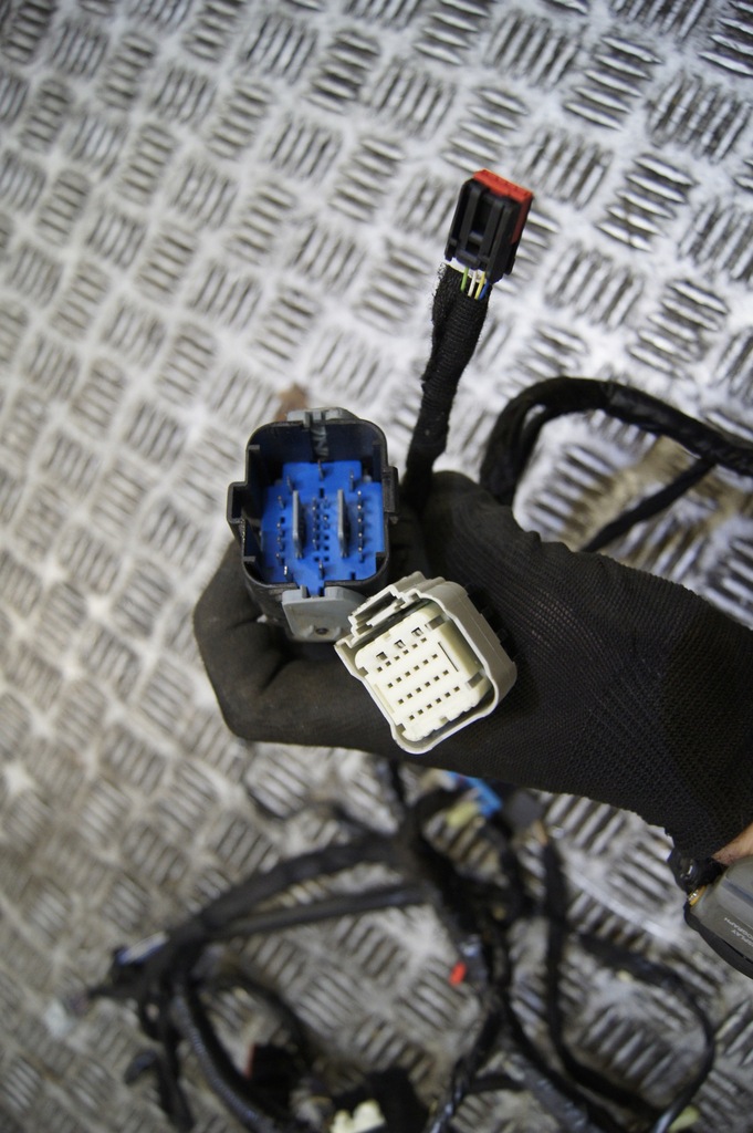 фото №5, Електропроводка джгут консолі mustang v 3.7