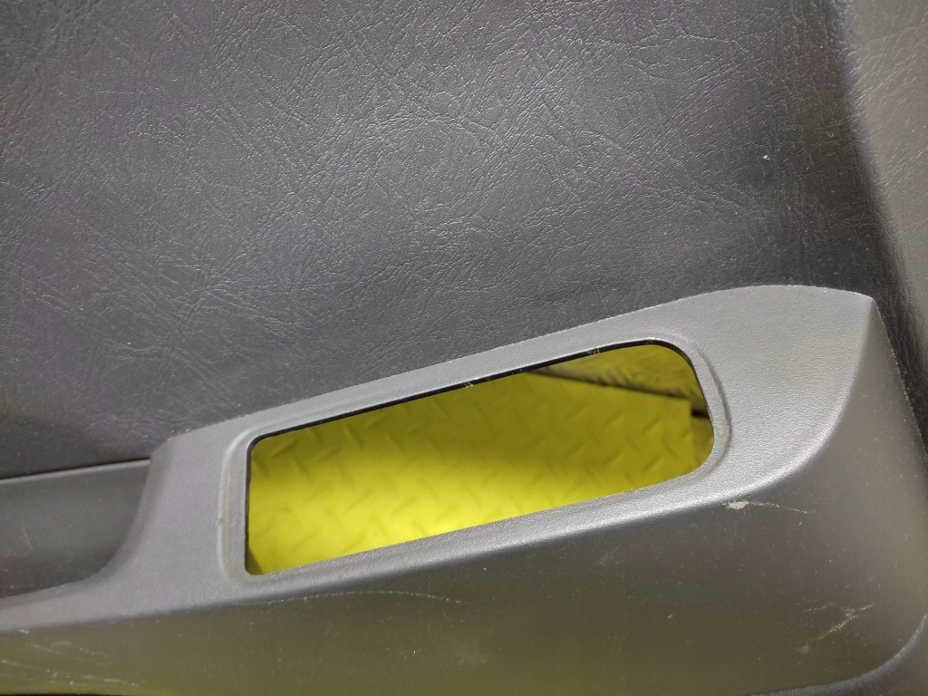 фото №4, Daihatsu yrv обивка дверь левый перед