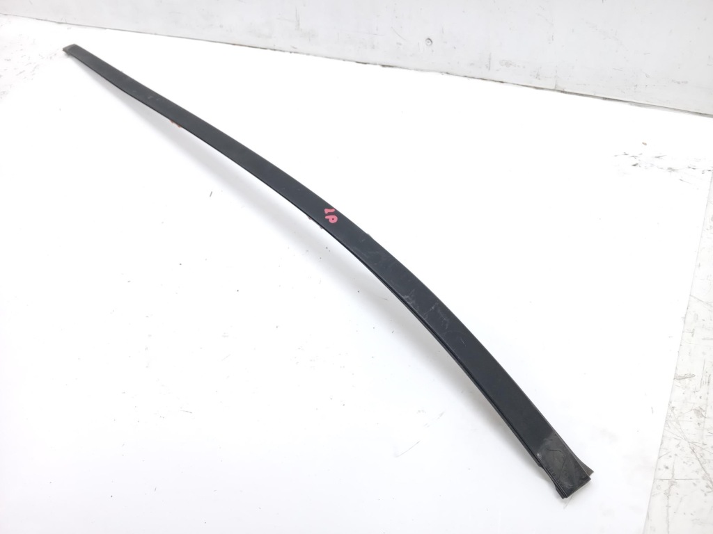 Купити Молдинг скло перед peugeot 4007.