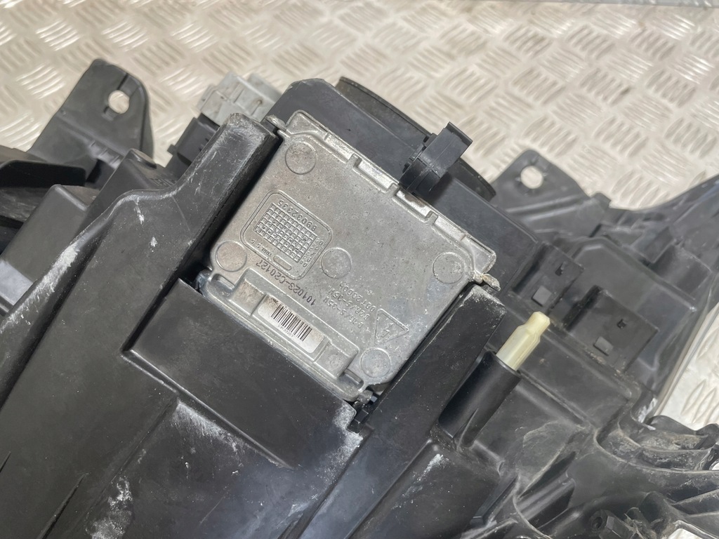 фото №7, Лампа правый перед bi ксенон поворотный renault laguna iii 260105823r europa