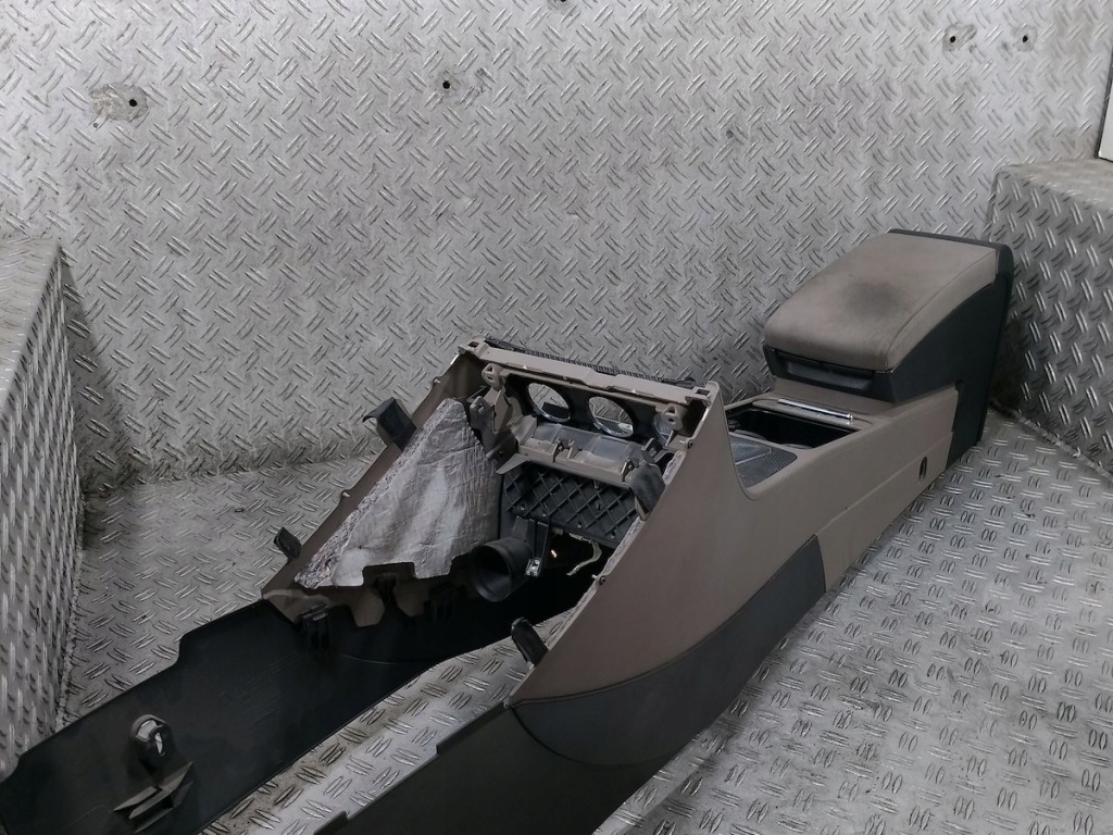 фото №8, Туннель средний vw passat b6 3c0863319t