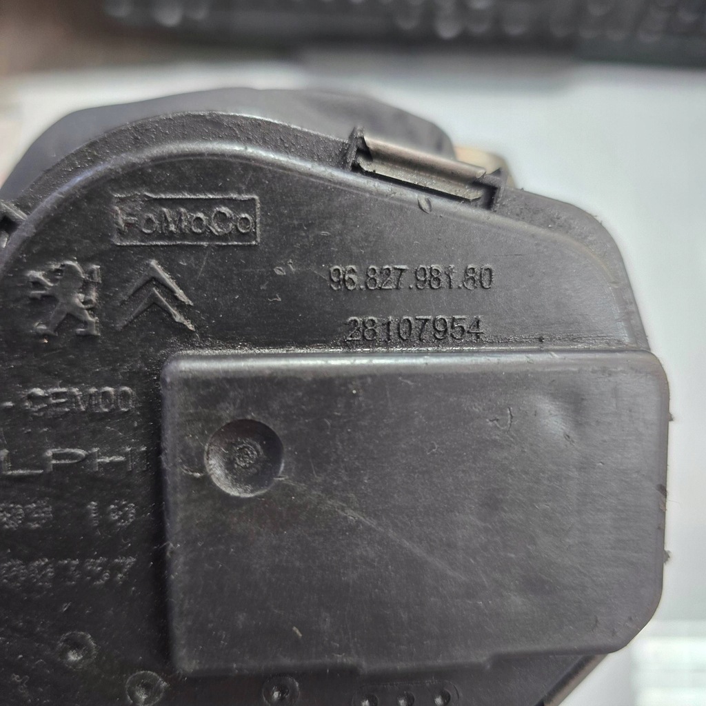 фото №7, Peugeot 308 2009 9682798180 дроссельная заслонка 9682798180