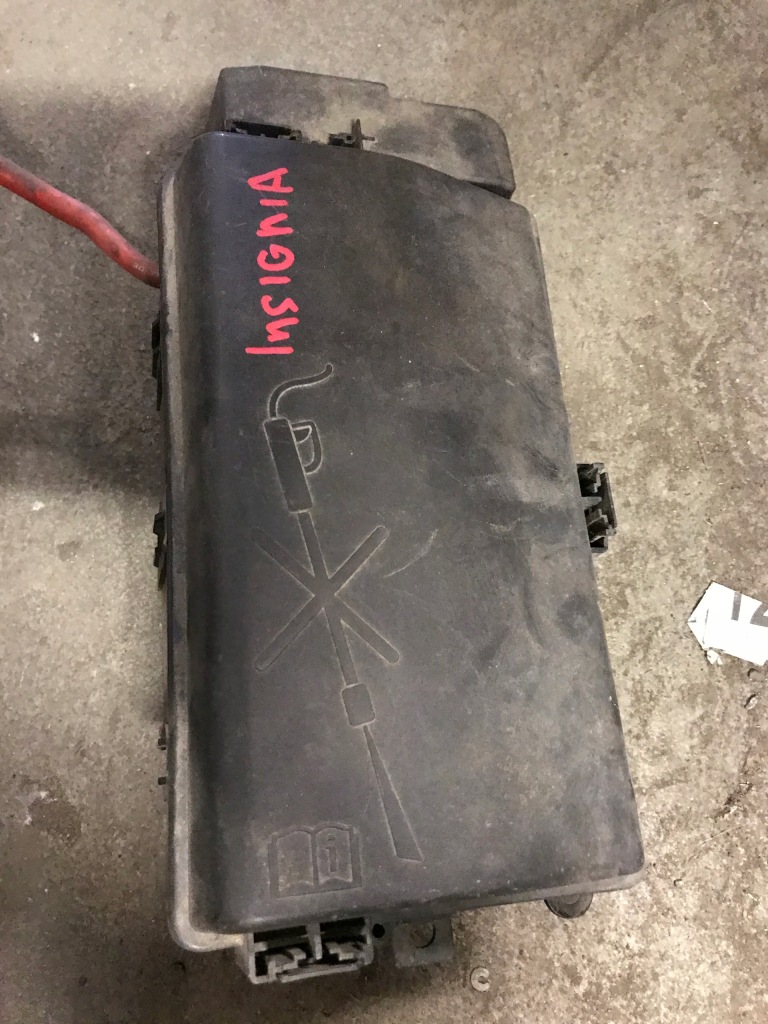 Купить Коробка предохранителей opel insignia 13275881 mf