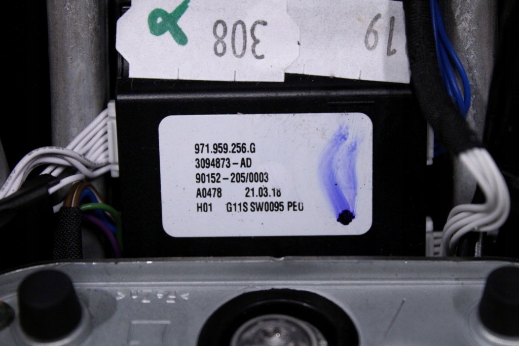 фото №10, Porsche panamera 971 воздуховод многофункциональный лепестки переключения 971959256g 971927197