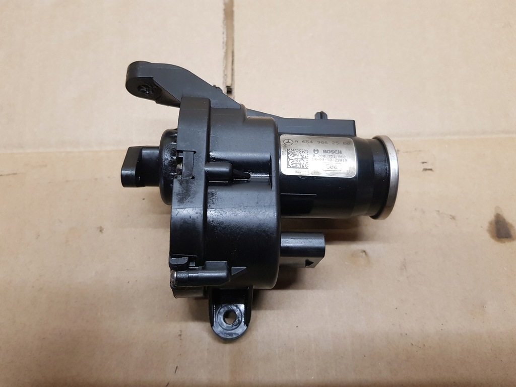 фото №1, Mercedes cls w257 регулятор колектор a6549062500