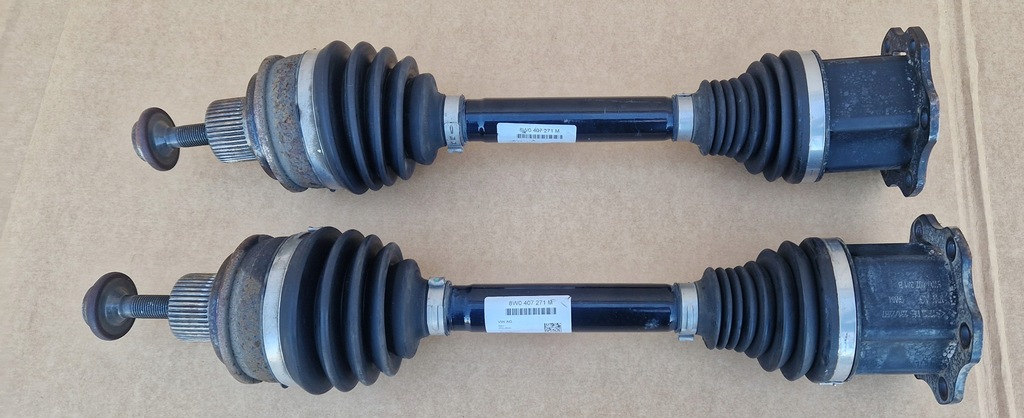 фото №1, Приводной вал audi a4 b9 lift 8w0407271m jak nowa оригинал 2022 rok