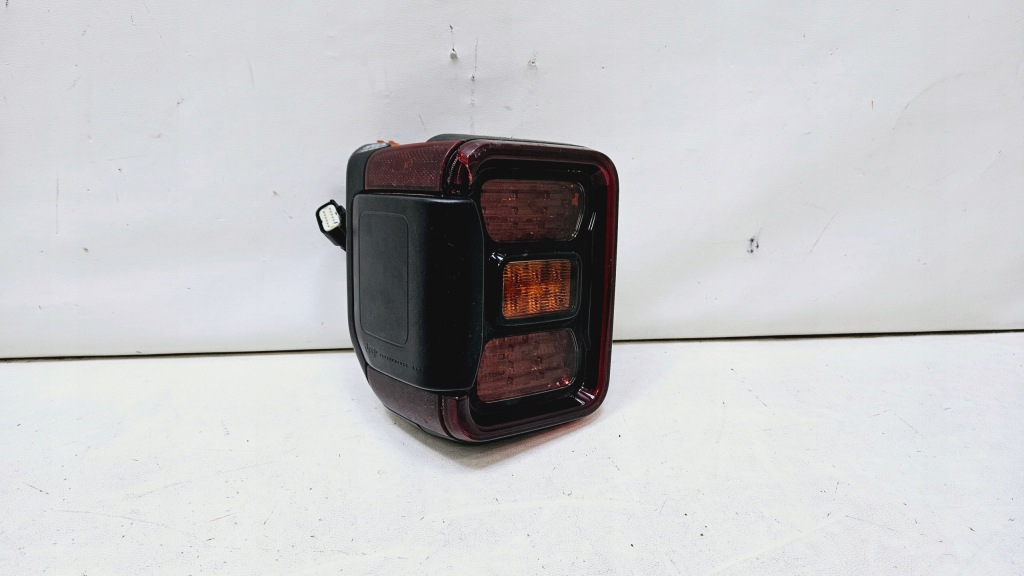 фото №1, Лампа задняя левая датчик pola jeep gladiator тонированная