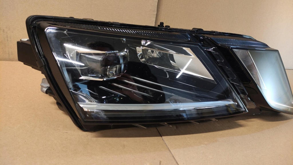 Octavia iii lift лампа правая передняя перед led Цена