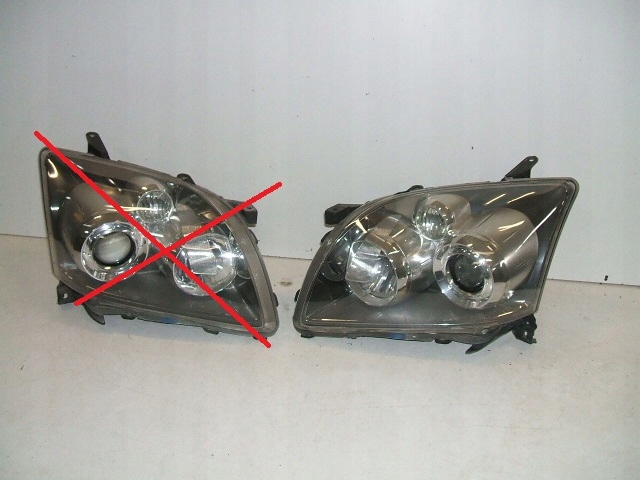фото №1, Toyota avensis t25 lifting лампа левая ксенон