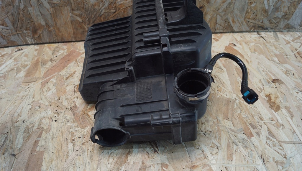 фото №6, Корпус фильтра воздуха peugeot 2008 i 1.2 vti 9826454780