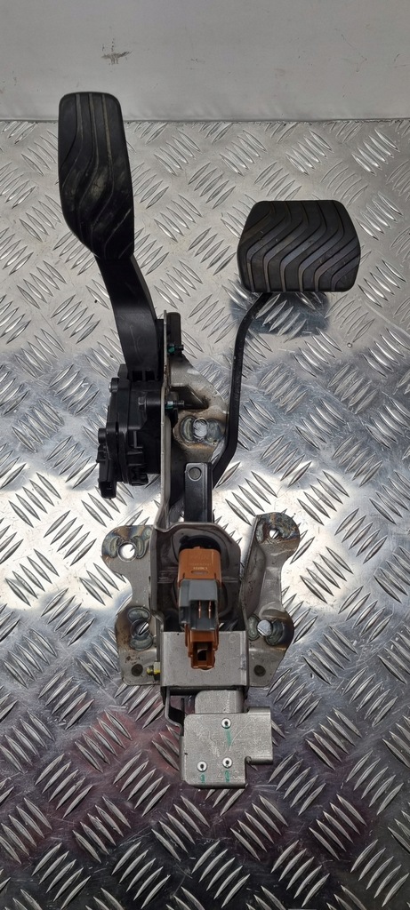 фото №1, Renault koleos ii педаль газа тормоза автоматическая коробка передач 18002df30b