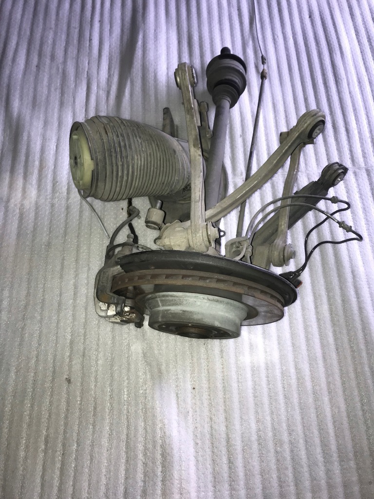 фото №1, Mercedes w218 ступица поворотный кулак пневмоподушка рычаг задняя r