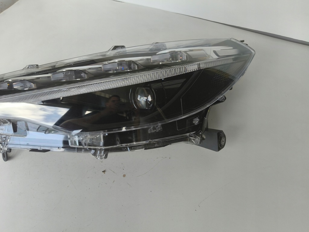 фото №2, Лампа левая фара toyota corolla cross full led