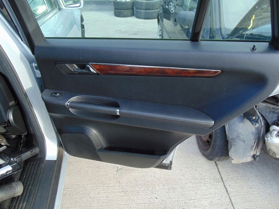 фото №4, Mercedes r-klasa w251 обшивки обивка дверь комплект