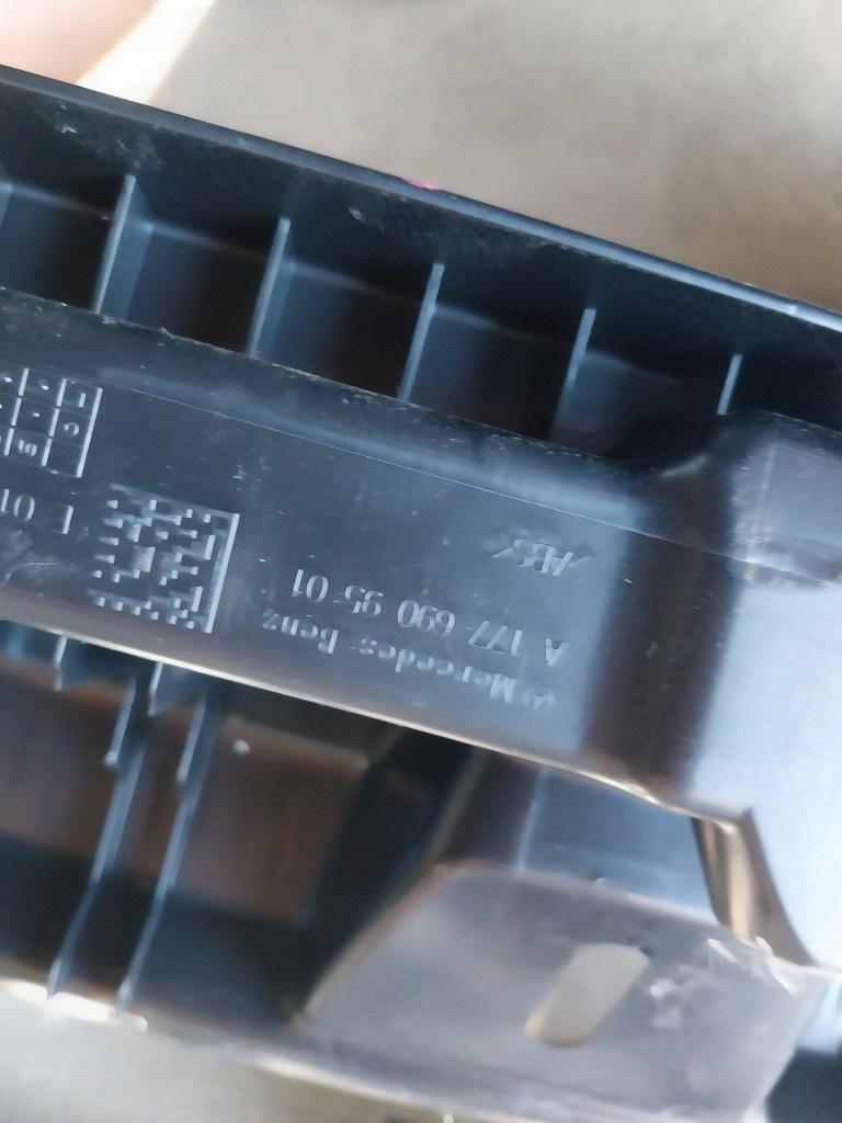 фото №7, Mercedes w177 обшивка багажника обшивка гібрид