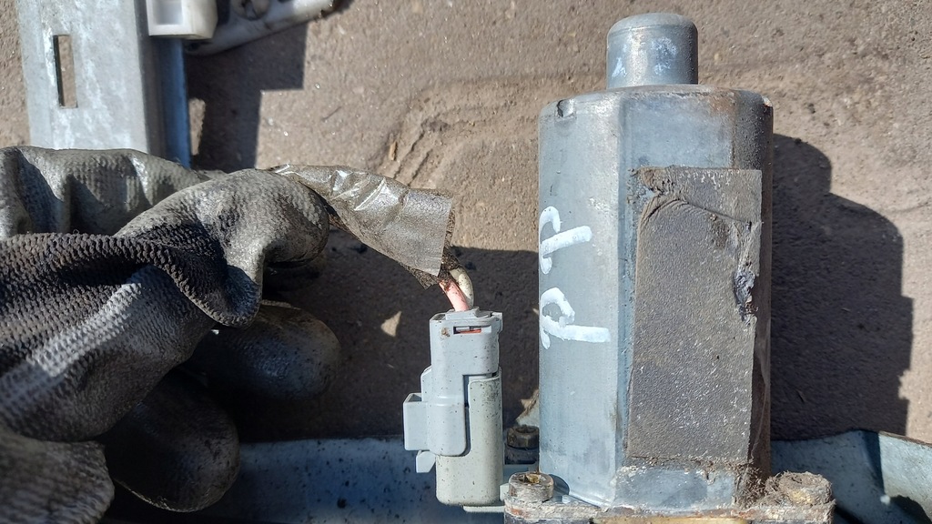 фото №4, Pod.szyby правый перед citroen xsara picasso 02r