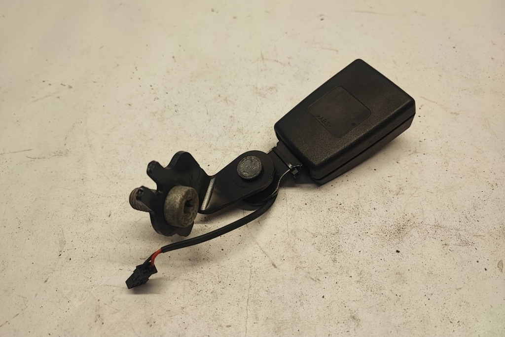 фото №9, Пряжка заднего lewego сиденья mini clubman f54 7362069 2.0l дизель