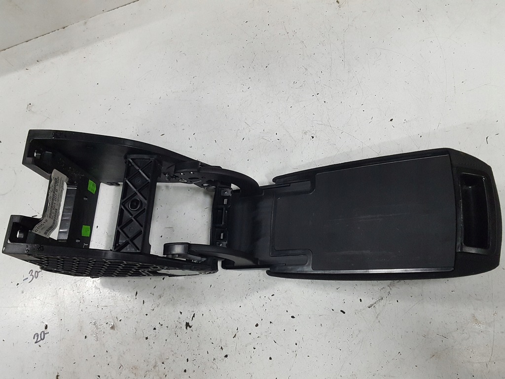 фото №5, Skoda yeti 09-13r подлокотник