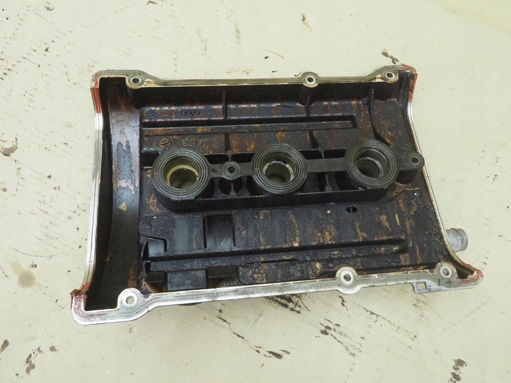 фото №16, Кришка клапанів ліва audi a4 b6 passat b5 2.4 b v6 078103471r