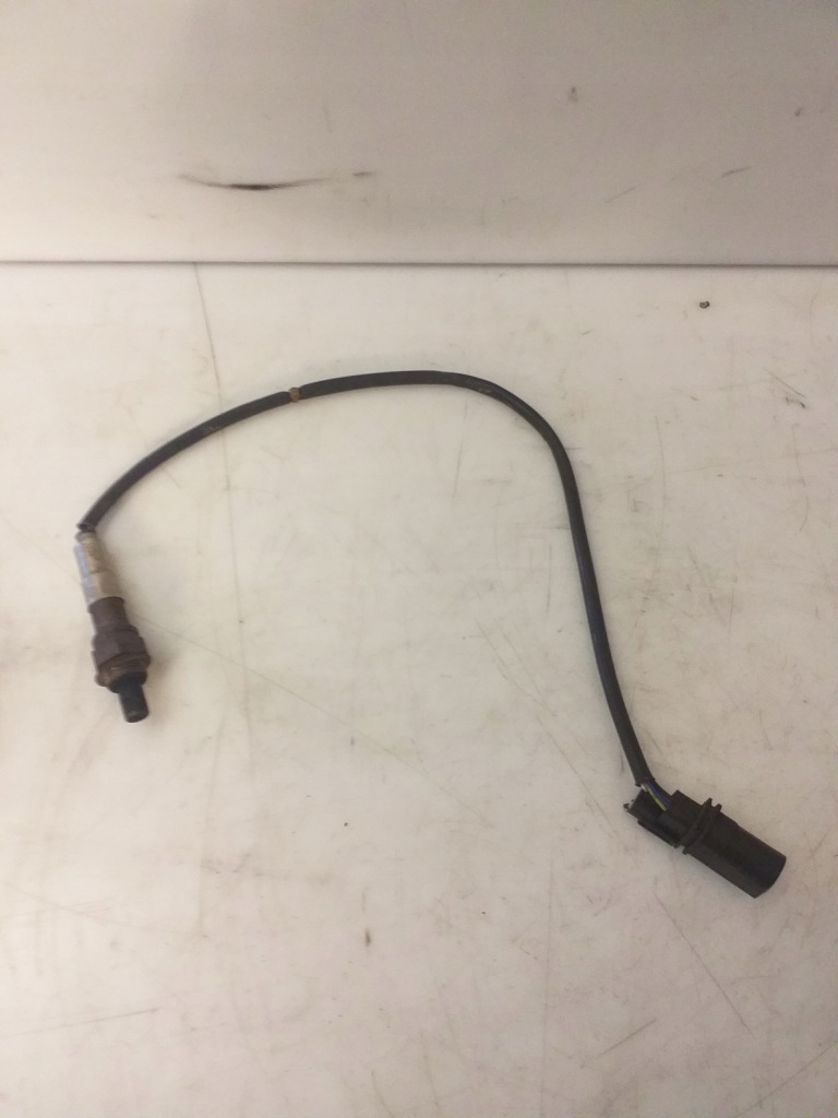 Купити Датчик audi a4 b8 a5 3,2fsi 06e906265s