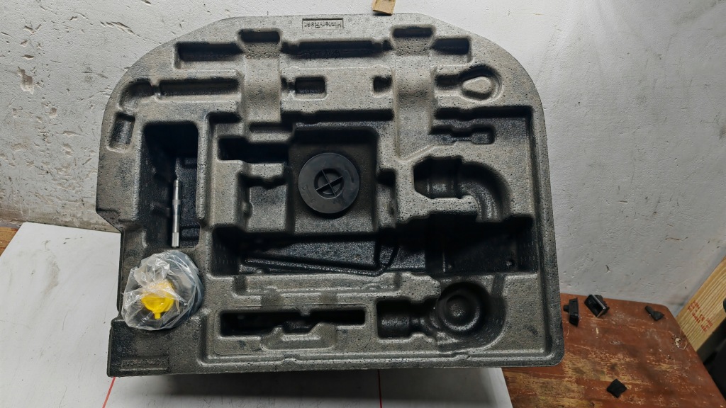 Вкладиш колеса запасного органайзер пінопласт mercedes w251 r klasa a2518990021 Доставка