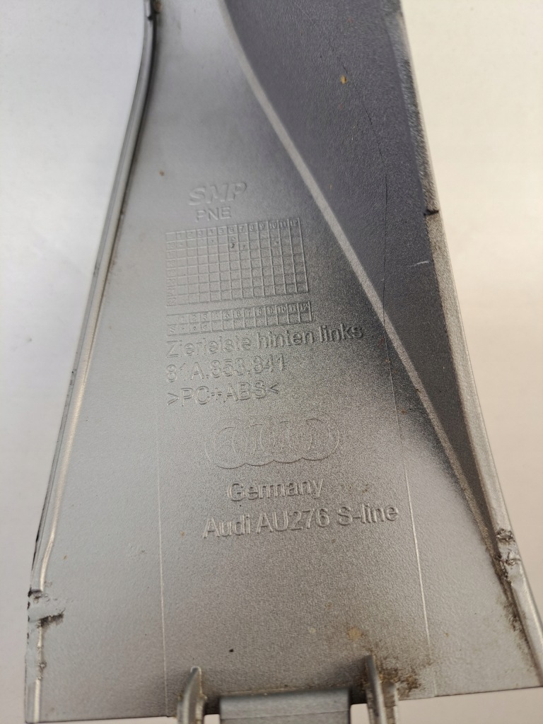 Audi q2 81a s line молдинг накладка бампера задняя Киев