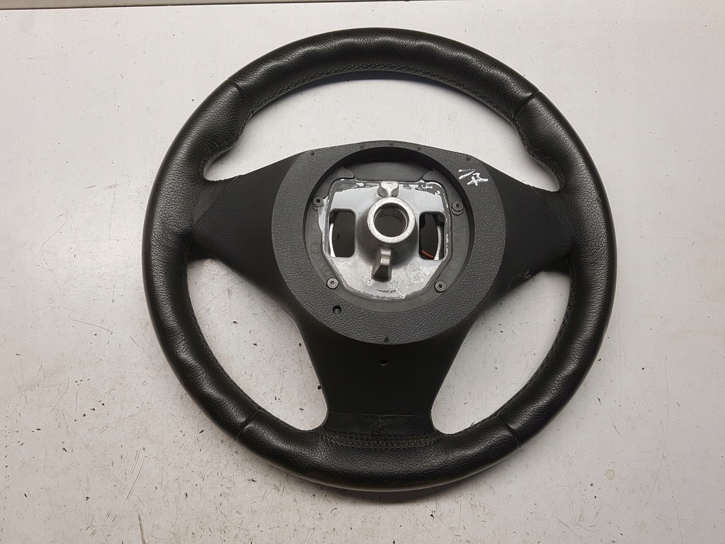 фото №9, Bmw 3 e93 e92 e90 m-pakiet воздуховод кожаный