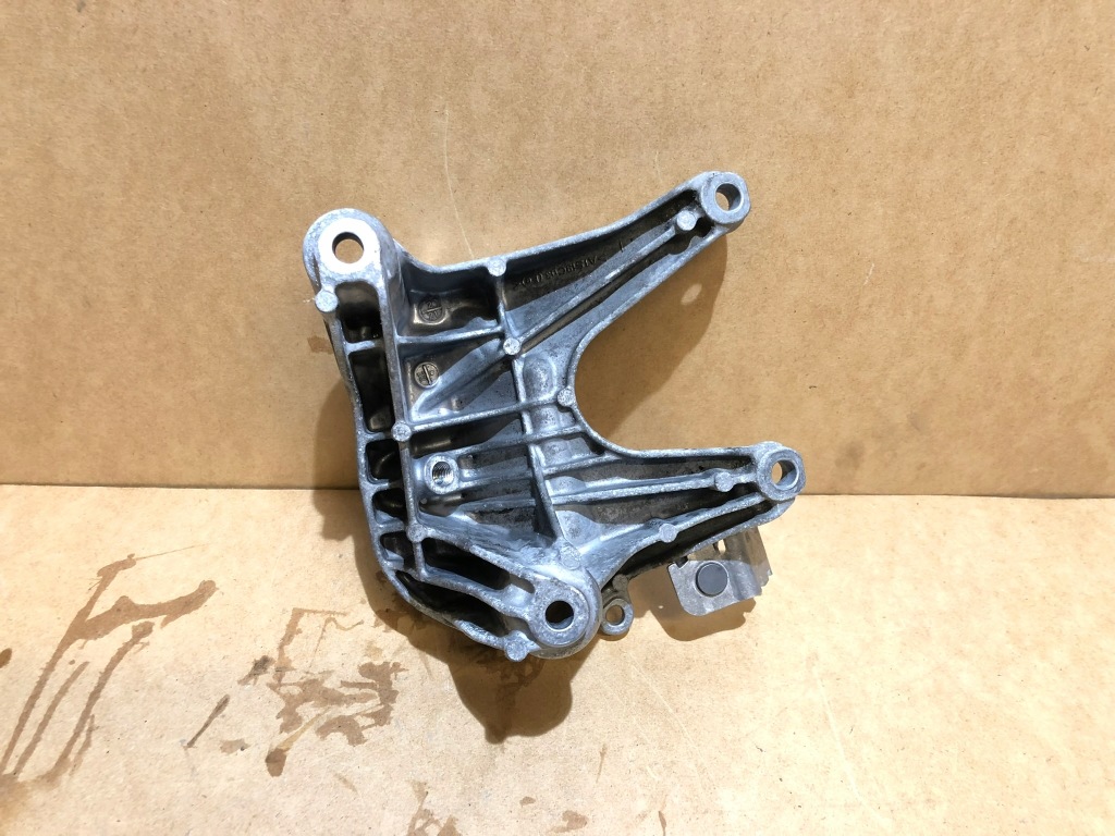 Audi rsq8 4.0 tfsi кронштейн двигателя 4m0199308bf в Украине